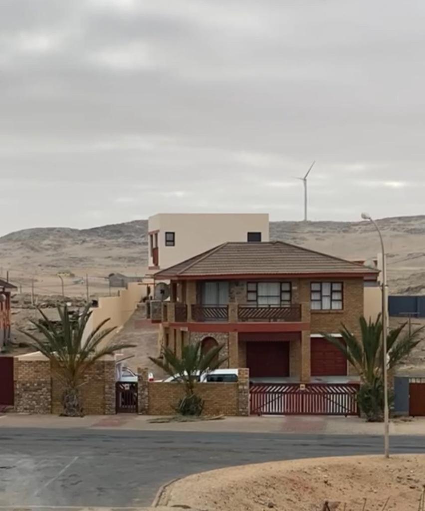 The Oasis Accommodation Lüderitz Eksteriør bilde